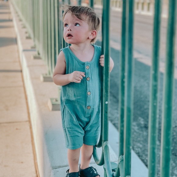 SOLD Two Toddler Romper Jumpsuit 12M & 18M Boy - Picture 4 of 5